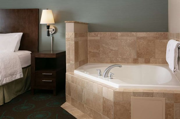 Images Hampton Inn & Suites Lincoln Northeast I-80