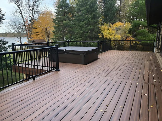 Images LakeLife Deck Company