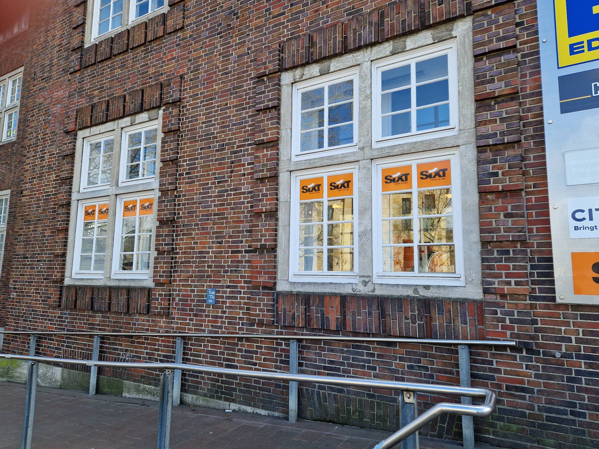 SIXT Autovermietung Bremen Hauptbahnhof, An der Weide 50a in Bremen