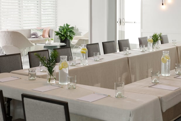 Images Kimpton Surfcomber Hotel by IHG