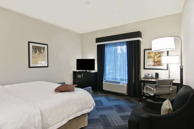 Images Hampton Inn & Suites Bellevue Downtown-Seattle