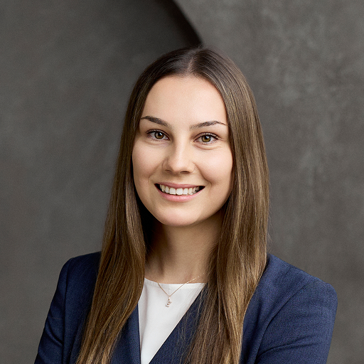 Erika Dabek headshot.