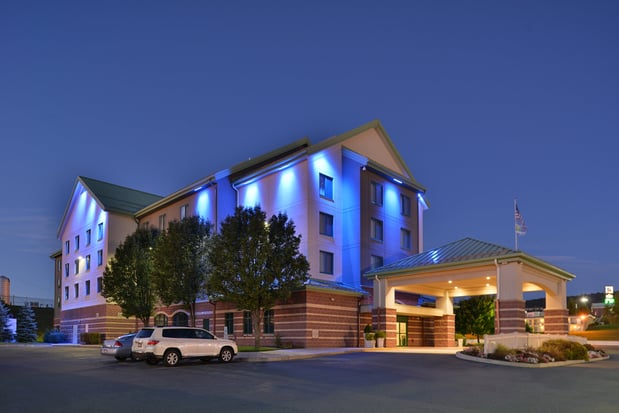 Images Holiday Inn Express Breezewood by IHG