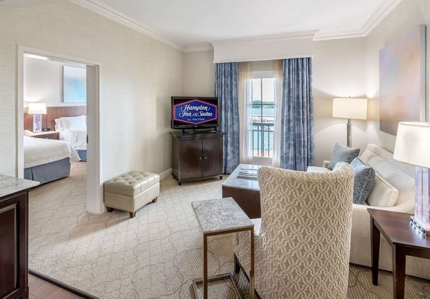 Images Hampton Inn & Suites Charlotte/SouthPark at Phillips Place