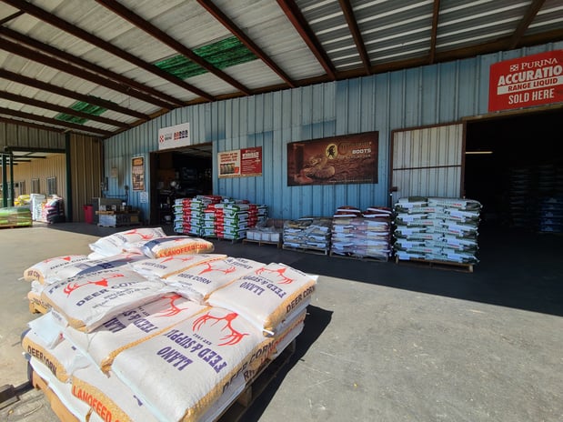 Images Llano Feed & Supply