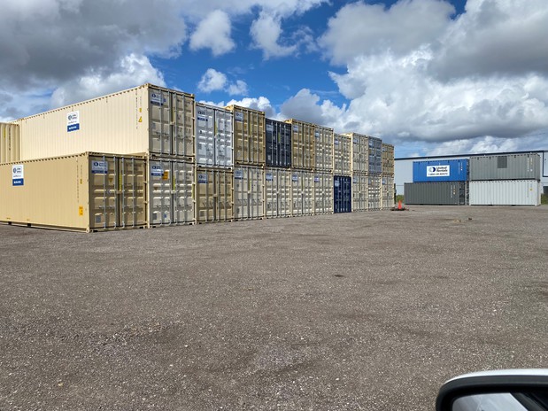 Images United Rentals - Storage Containers and Mobile Offices