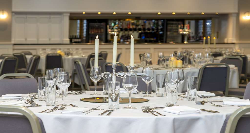chester the queen wedding events