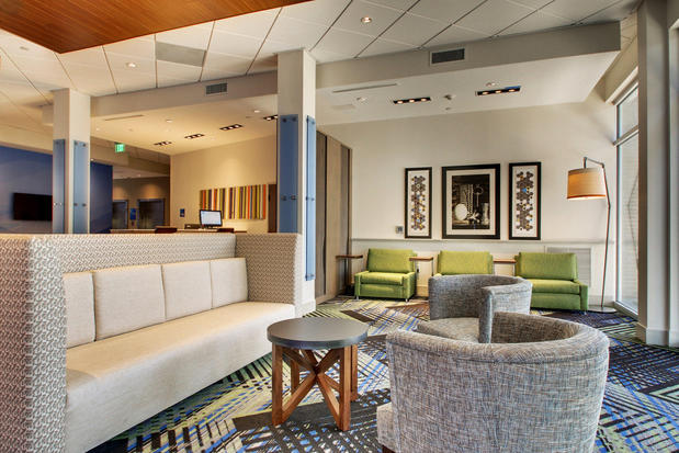 Images Holiday Inn Express & Suites Summerville by IHG