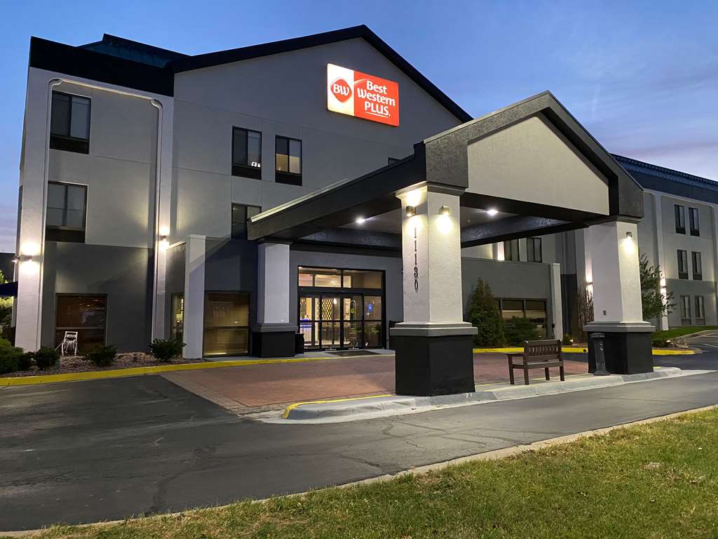 KC Airport Hotels with free parking Best Western Plus Kansas city airport Best Western Plus Kansas City Airport-Kci East Kansas City (816)891-9111