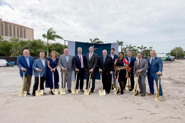 Images Ritz-Carlton Residences, Naples Sales Gallery
