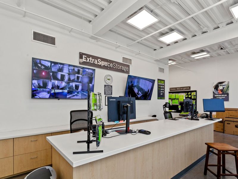 Extra Space Storage Image