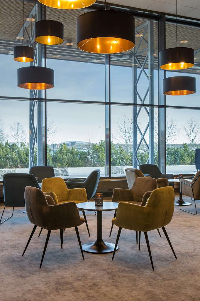 Images Park Inn by Radisson Oslo Airport Hotel West