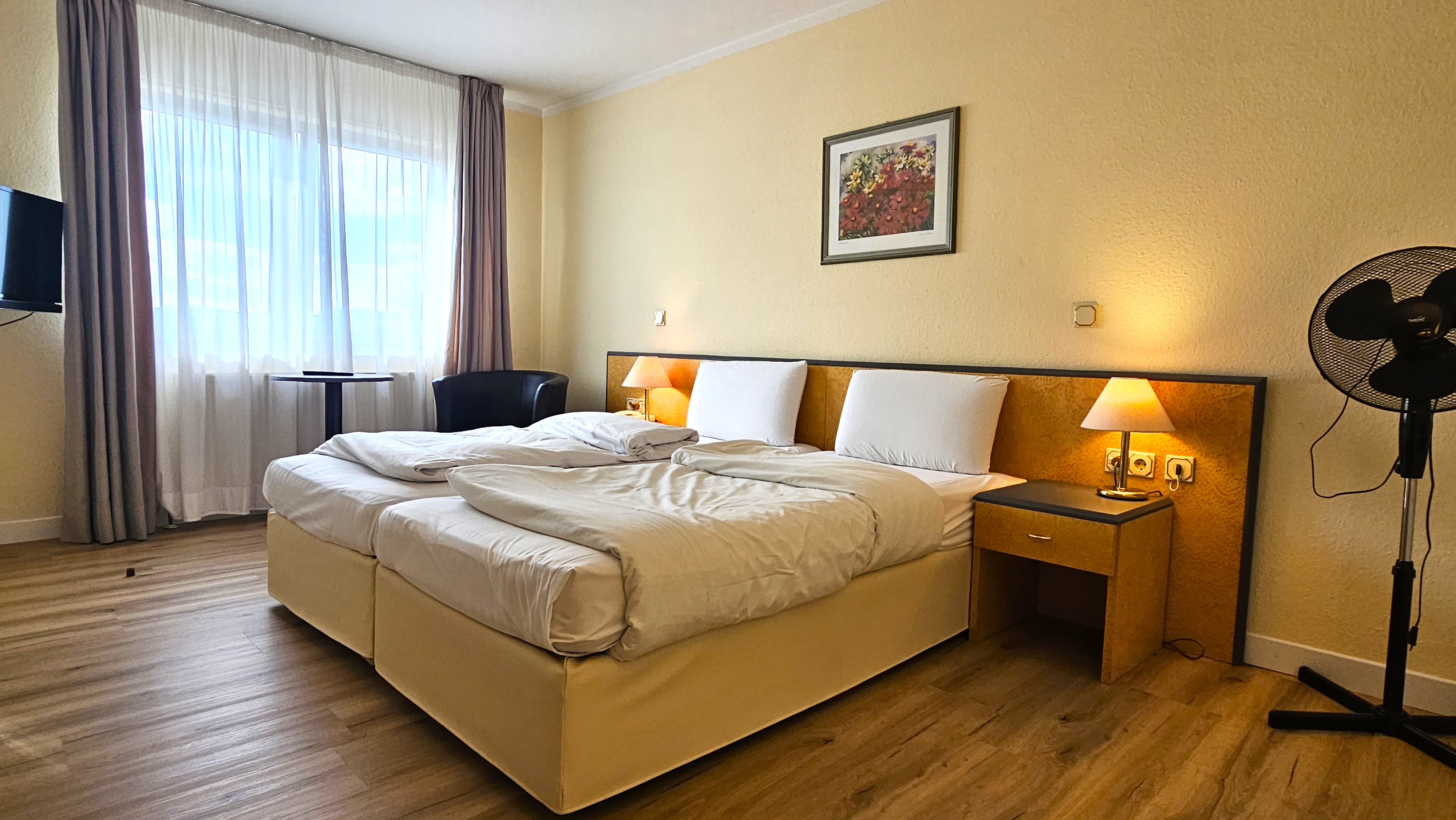 eXo Individual Hotel Waghäusel - by SuperFly Hotels, Habichtstraße 3 in Waghäusel