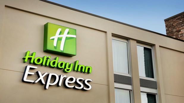Images Holiday Inn Express Williamsbrg Busch Gardens Area by IHG