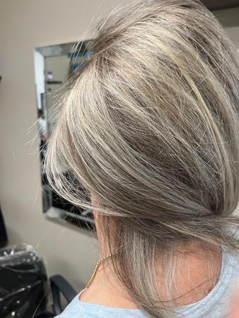 Images Adelia Varga Salon