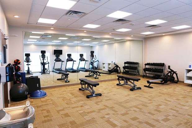Images Holiday Inn Express & Suites Houston IAH - Beltway 8 by IHG