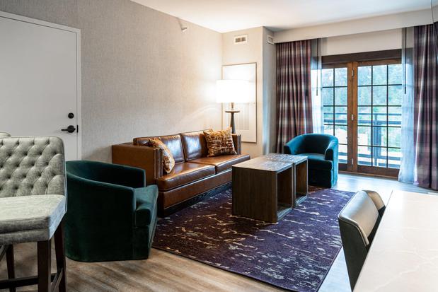 Images Holiday Inn Resort Deadwood Mountain Grand, an IHG Hotel