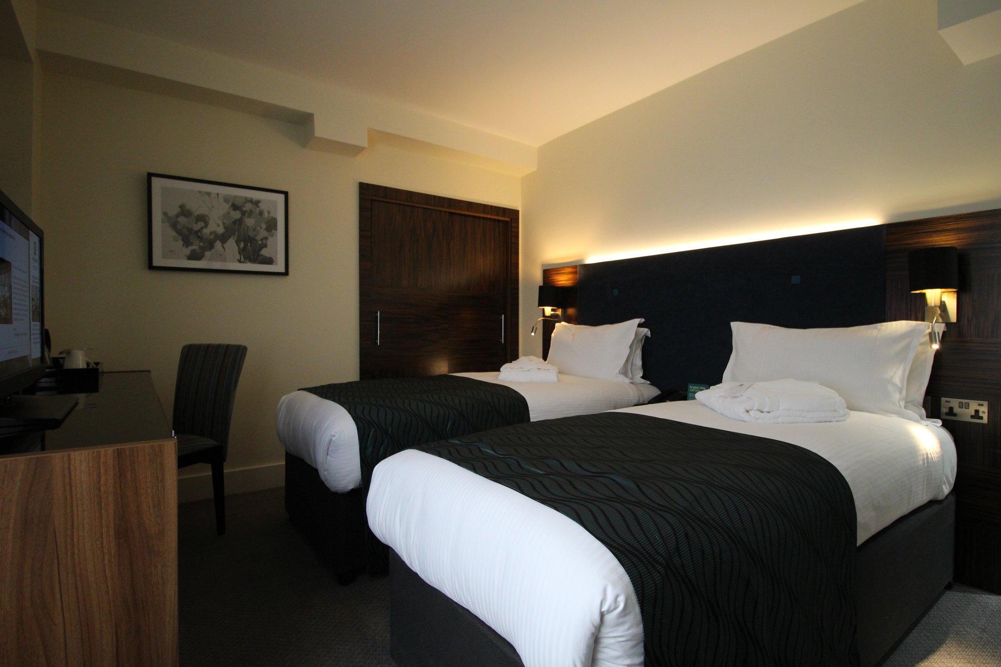 Images Holiday Inn London - Kensington High St., an IHG Hotel