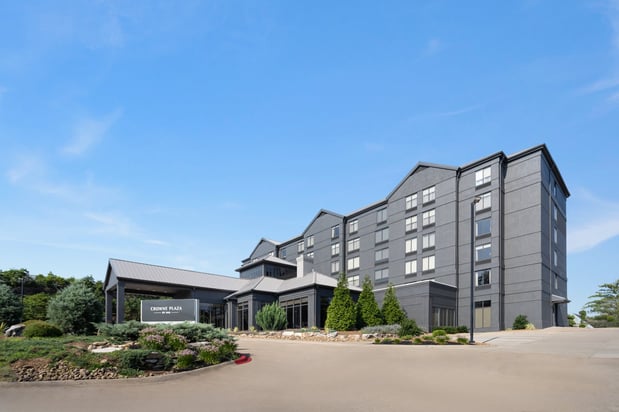 Images Crowne Plaza Nashville Airport by IHG
