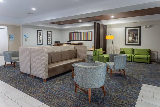 Images Holiday Inn Express Indianapolis - Southeast by IHG