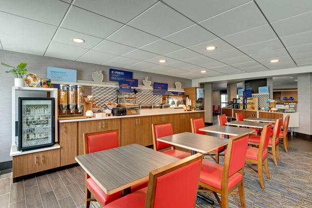 Images Holiday Inn Express Nashville W I40/Whitebridge Rd by IHG