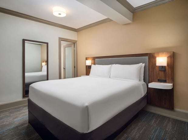 Images Hampton Inn & Suites New Orleans Canal St. French Quarter