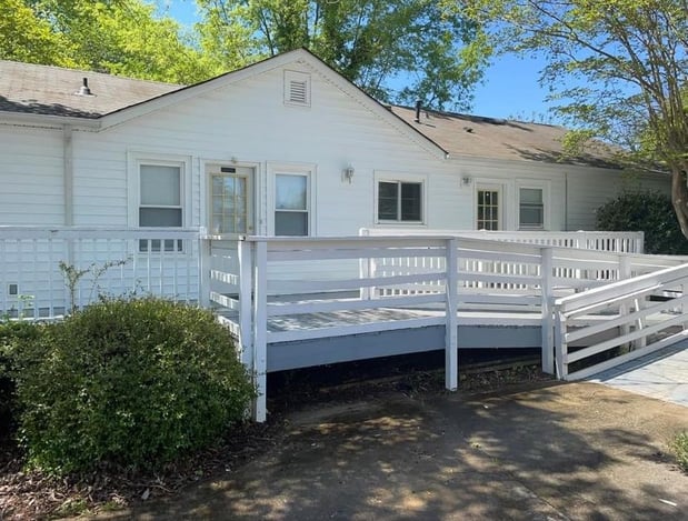 Images Window Hero Charlotte