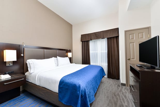 Images Holiday Inn Express & Suites St. Louis West-O'Fallon by IHG