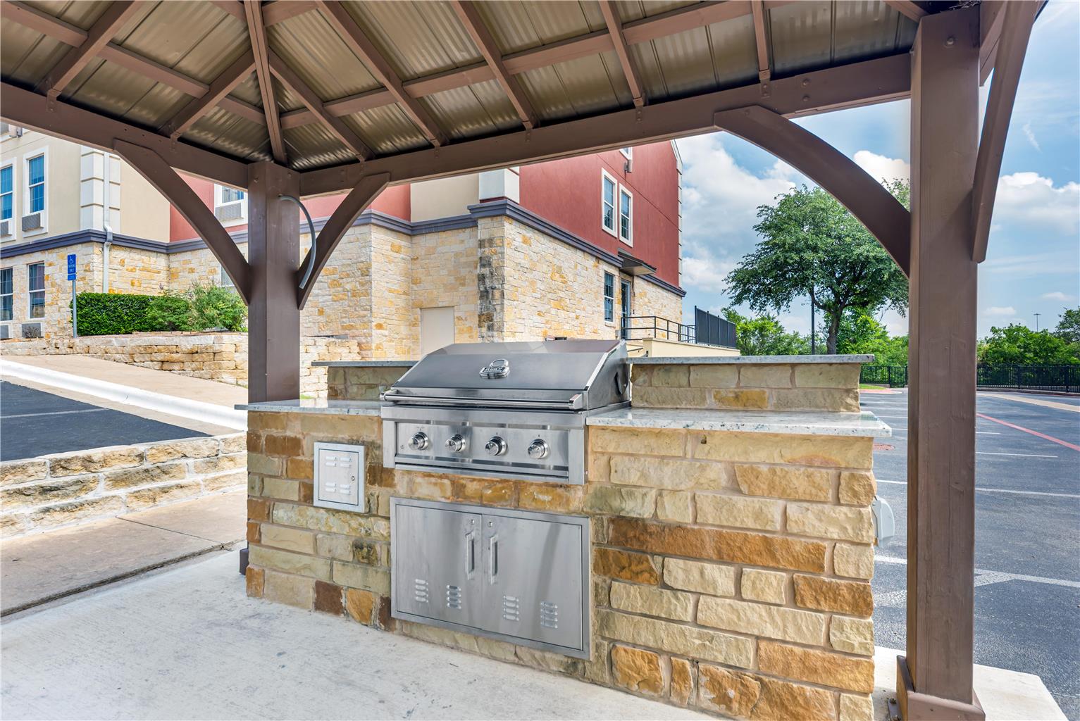 Patio & BBQ