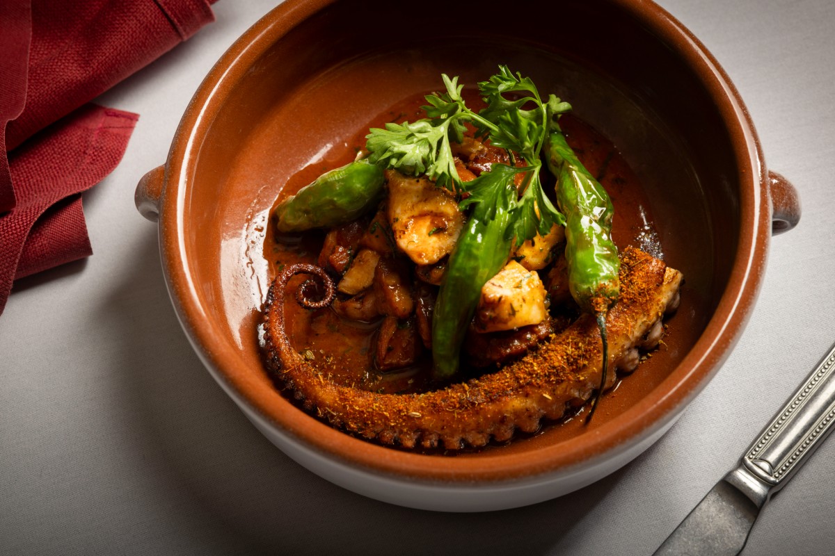 Golden Steer at One Fifth Image