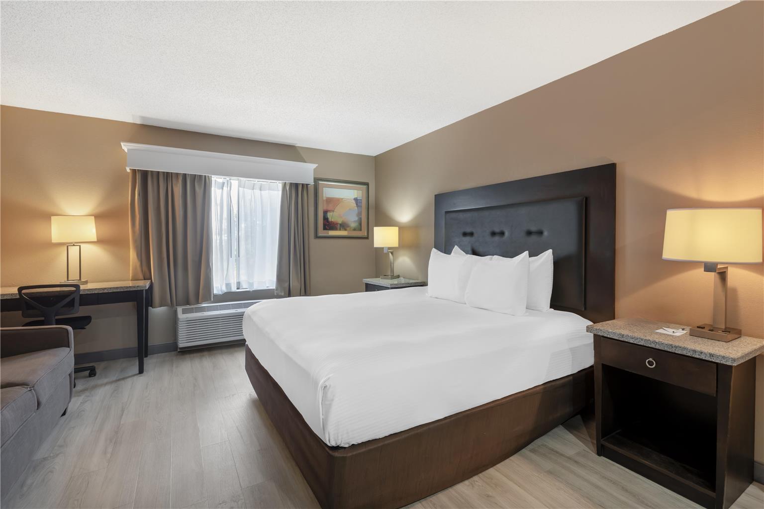 BW Lumberton NC Suite