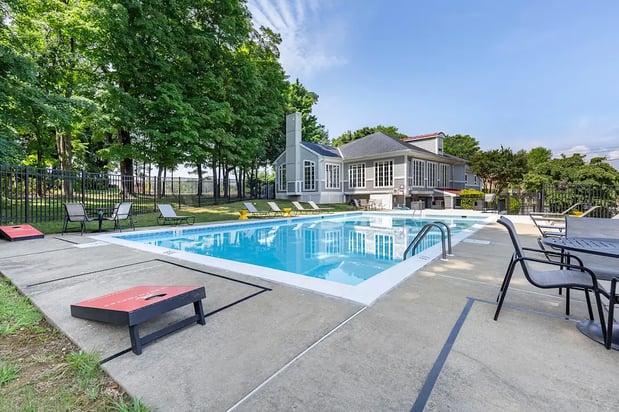 Images Annapolis Roads Apartments