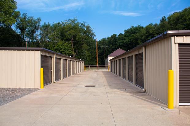 Images Storage Red (Mount Vernon-South)