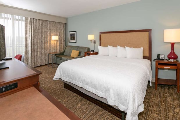 Images Hampton Inn & Suites Nashville-Green Hills