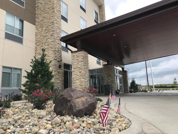 Images Holiday Inn Express & Suites Hannibal - Medical Center by IHG