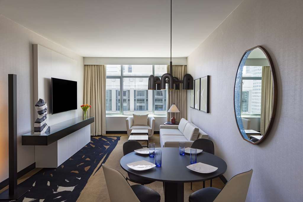 theWit Chicago, a Hilton Hotel