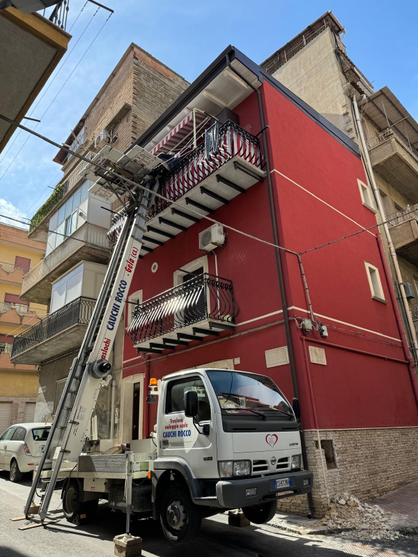 Images Mobili Prestige - Piattaforme Aeree, Scale e Traslochi