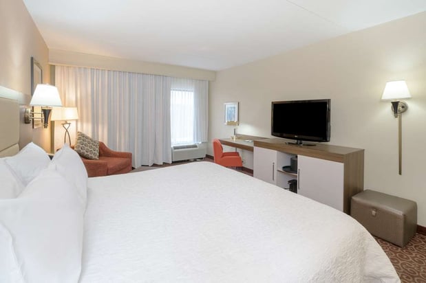 Images Hampton Inn Frostburg