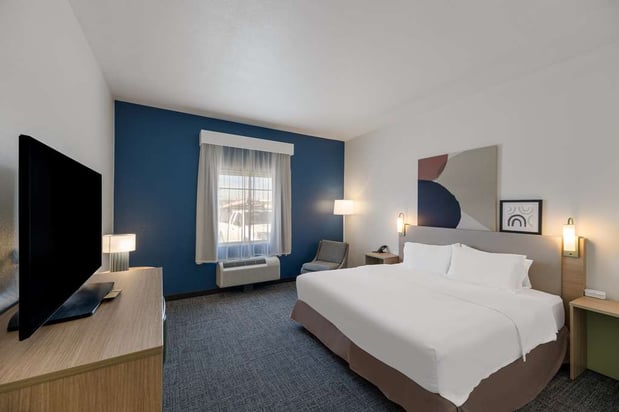 Images Spark by Hilton Midland South