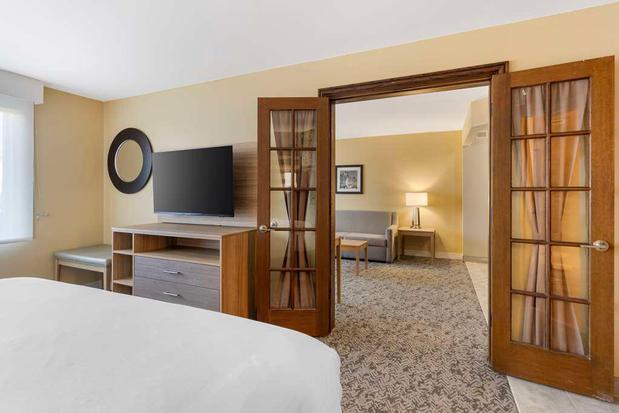 Images Best Western Plus Glenview-Chicagoland Inn & Suites