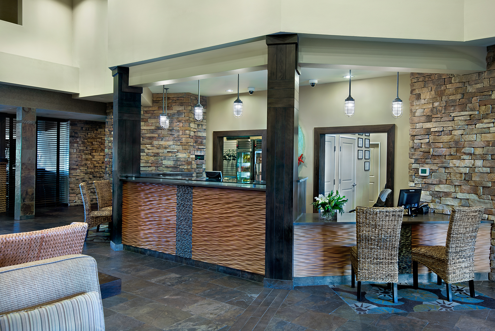 Oxford Suites Silverdale Image