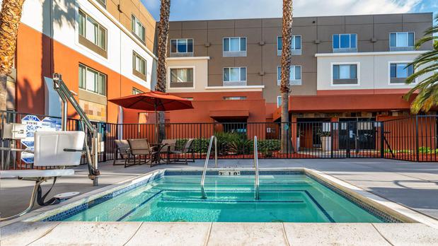 Images Holiday Inn Express & Suites Fremont - Milpitas Central by IHG
