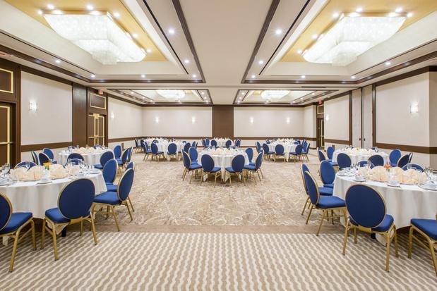 Images Crowne Plaza Los Angeles Harbor Hotel by IHG