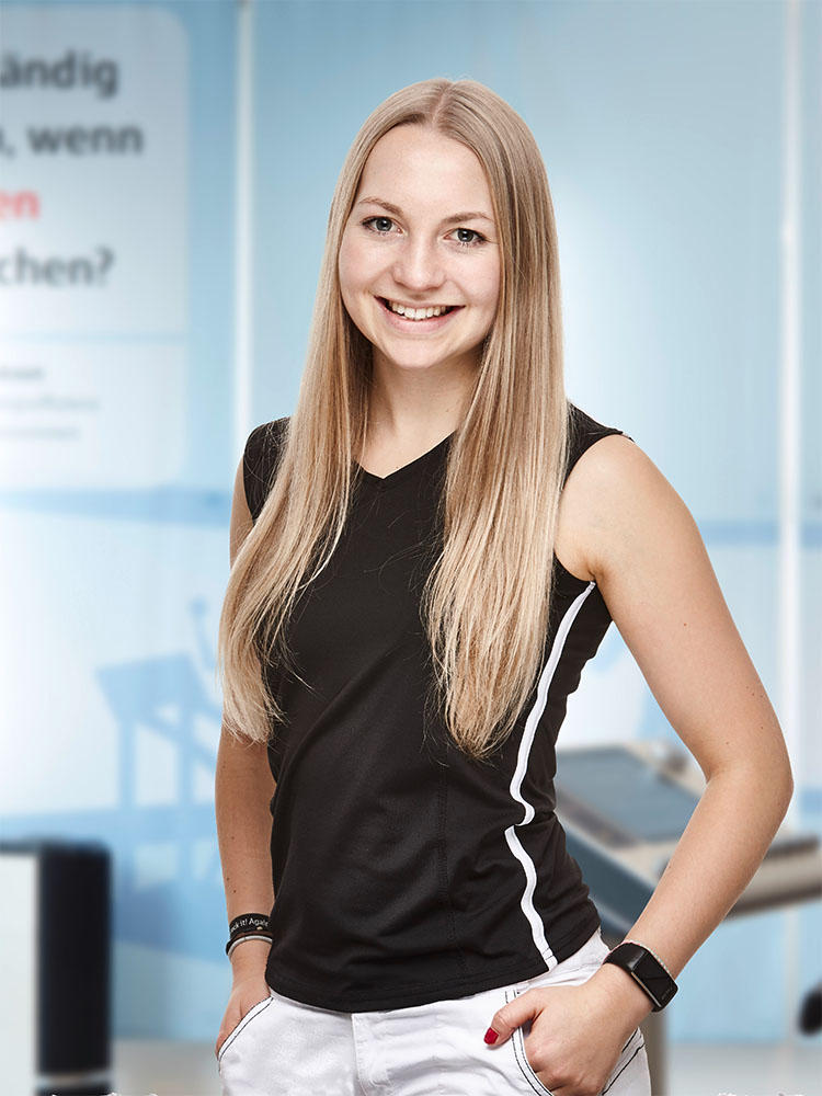 EMS Trainerin Nora Menking - Bodystreet Instructor | angehende Fitnessökonomin