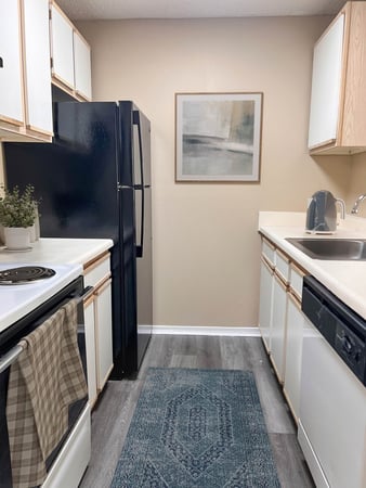 Images Village Square of Searcy