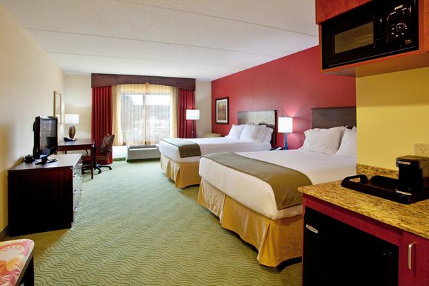 Images Holiday Inn Express & Suites Spartanburg-North, an IHG Hotel