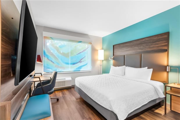 Images Tru by Hilton Pensacola I-10 North Davis Highway