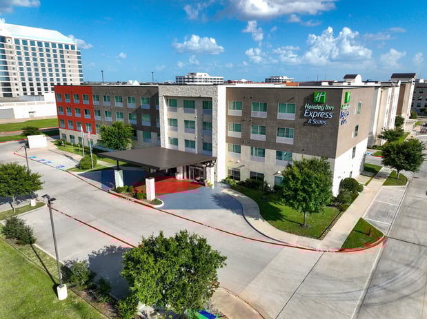 Images Holiday Inn Express & Suites Dallas NW - Farmers Branch by IHG