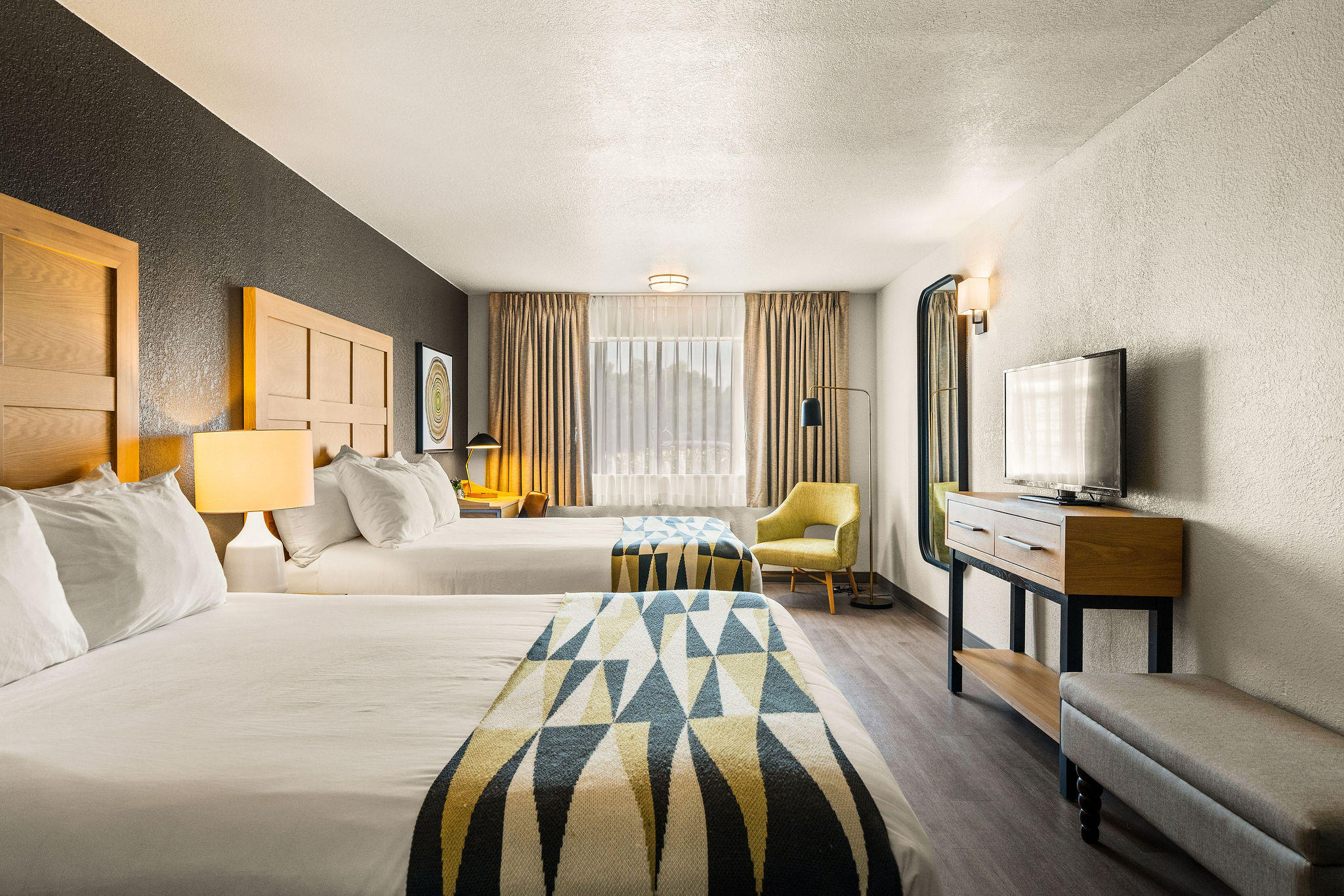 Oxford Suites Redding Guestrooms