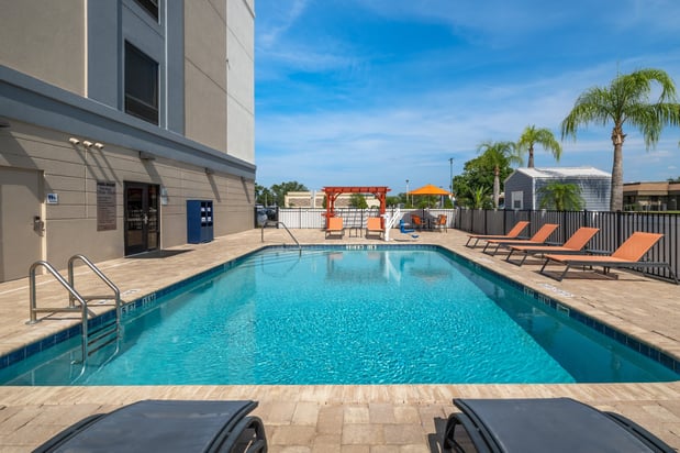 Images Holiday Inn Express & Suites Lakeland South by IHG